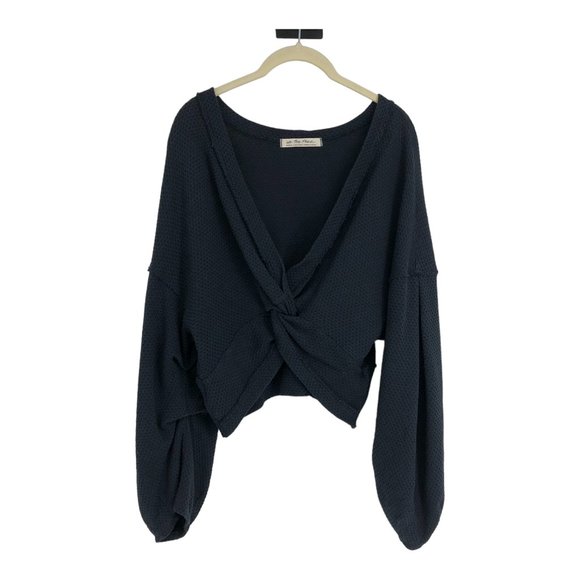 Free People Charcoal Fall For You V-Neck Long Sleeve Twist Front Cropped Tee M - Picture 2 of 15